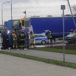 Ul. Branickiego/Miłosza. Wypadek z udziałem dwóch aut