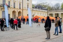 Szczepienia "z marszu" pod Pałacem Branickich