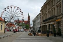 Rozkładanie ogródków na Rynku Kościuszki
