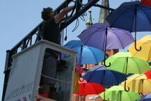 Montują parasolki na ul. Kilińskiego