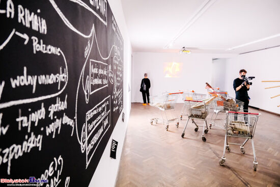  \"Na początku był czyn\". Wystawa w Galerii Arsenał