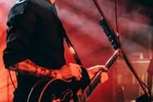 Koncert Me and That Man w Zmianie Klimatu