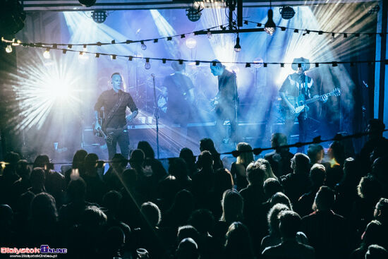 Koncert Me and That Man w Zmianie Klimatu