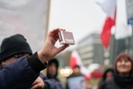 Różaniec podczas protestu antyszczepionkowców