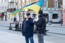 Manifestacja na Rynku Kościuszki po ataku na Ukrainę