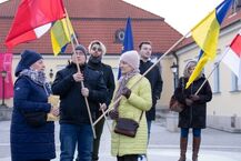 Manifestacja na Rynku Kościuszki po ataku na Ukrainę
