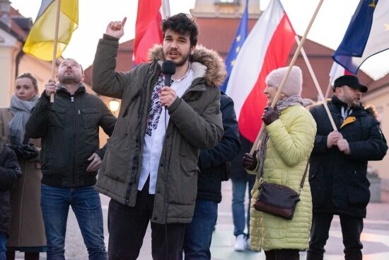 Manifestacja na Rynku Kościuszki po ataku na Ukrainę