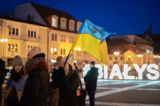 Manifestacja na Rynku Kościuszki po ataku na Ukrainę