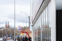 Kolejki przy bankach i stacjach paliw