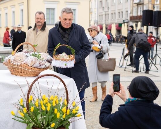 Święcenie pokarmów na Rynku Kościuszki