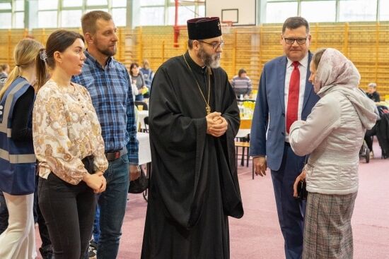 Wielkanocne śniadanie dla uchodźców