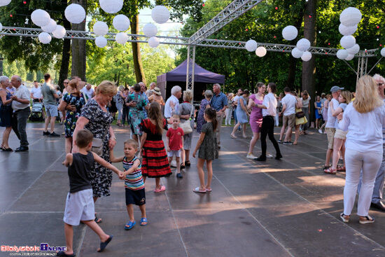 Potańcówka w Ogrodach Pałacu Branickich