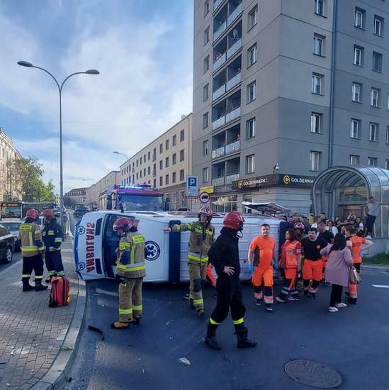 2022.07.28 - Wypadek z udziałem karetki w centrum Białegostoku