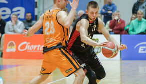 Tur najpierw pokonał Młode Żubry, a potem przegrał z Lublinianką