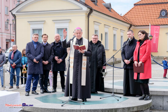 Święcenie pokarmów przy ratuszu