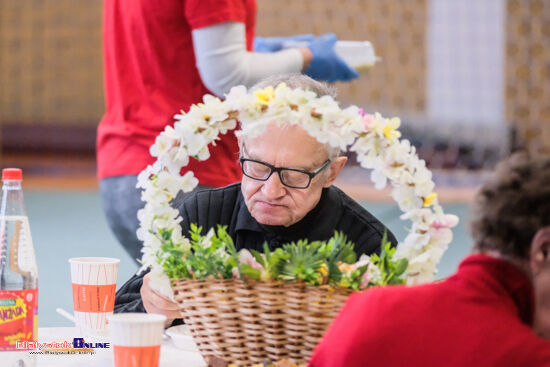 Śniadanie wielkanocne dla ubogich i samotnych