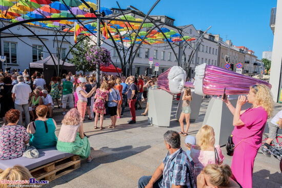 Potańcówka pod parasolkami