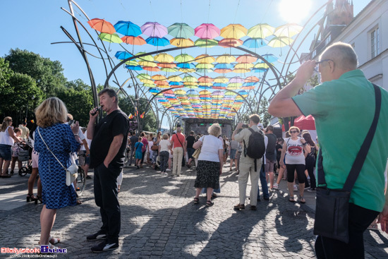 Potańcówka pod parasolkami
