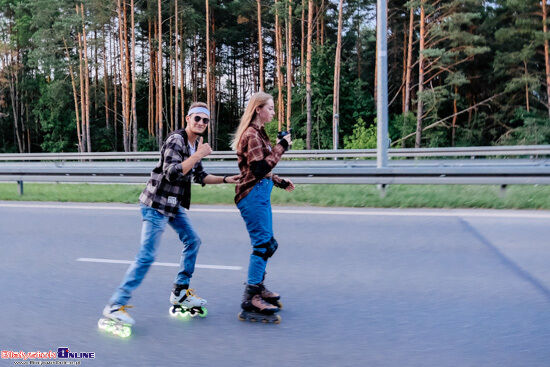 Nightskating Białystok. 3 przejazd rolkarzy
