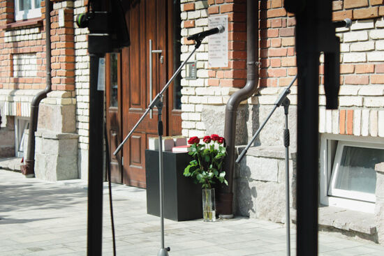 Odsłonięcie Stolperstein (kamieni pamięci) poświęconych rodzinie Samuela Pisara