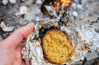 Dzień Ziemniaka z PCK - ognisko i biesiadowanie
