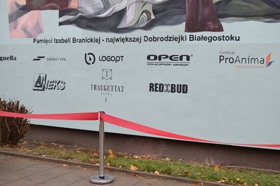 2023.10.25 - Odsłonięcie muralu z wizerunkiem Izabelli Branickiej