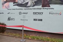 Odsłonięcie muralu z wizerunkiem Izabelli Branickiej