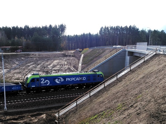 Nowy wiadukt nad torami w Łapach