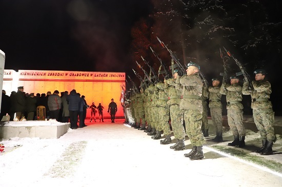 Otwarcie Miejsca Pamięci Narodowej w Grabówce