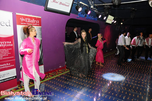 Charytatywny Pokaz Mody "Strike a Pose"