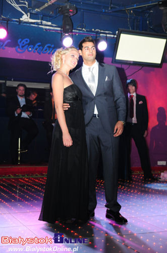 Charytatywny Pokaz Mody "Strike a Pose"