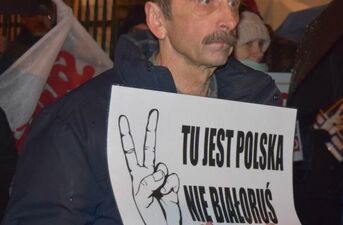 Protest przed siedzibą TVP3 Białystok