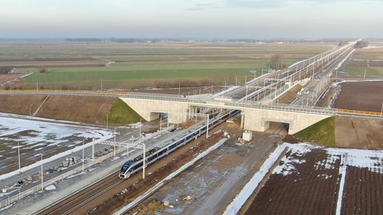 Rail Baltica: kolejny wiadukt nad torami w gminie Szepietowo
