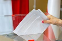 Białostockie lokale wyborcze przyjęły pierwszych głosujących