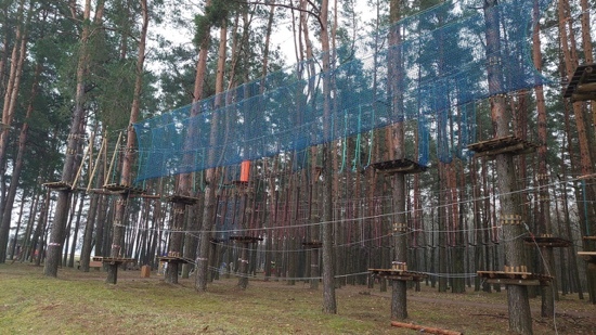 Nowe atrakcje na Dojlidach - park linowy i rowery wodne w kształcie samochodów