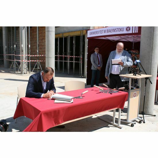 Wmurowanie kamienia węgielnego pod budynek wydziału nauk humianistycznych 