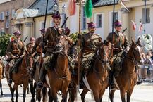 Obchody Święta Wojska Polskiego pod pomnikiem Józefa Piłsudskiego