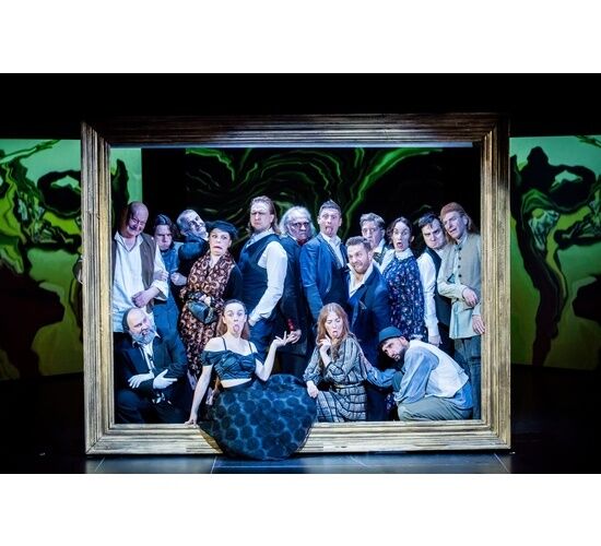 Aktorzy Białostockiego Teatru Lalek po premierze "Hulajgęby"