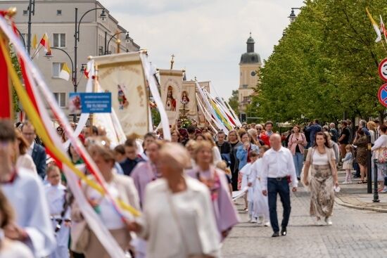 2025.06.19 - Boże Ciało. Procesja Eucharystyczna ulicami Białegostoku