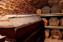 Krypty, podziemia i wnętrze Kościoła Farnego w Białymstoku