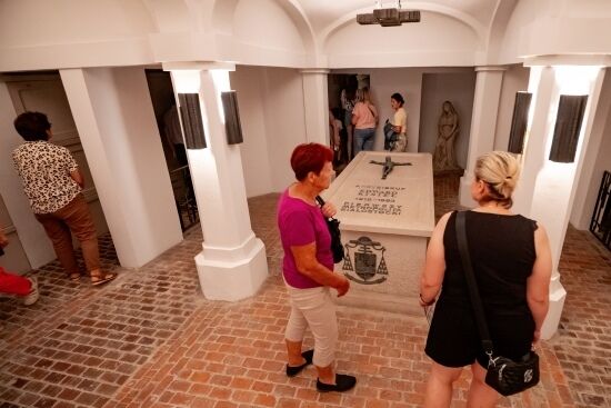 2025.08.02 - Krypty, podziemia i wnętrze Kościoła Farnego w Białymstoku