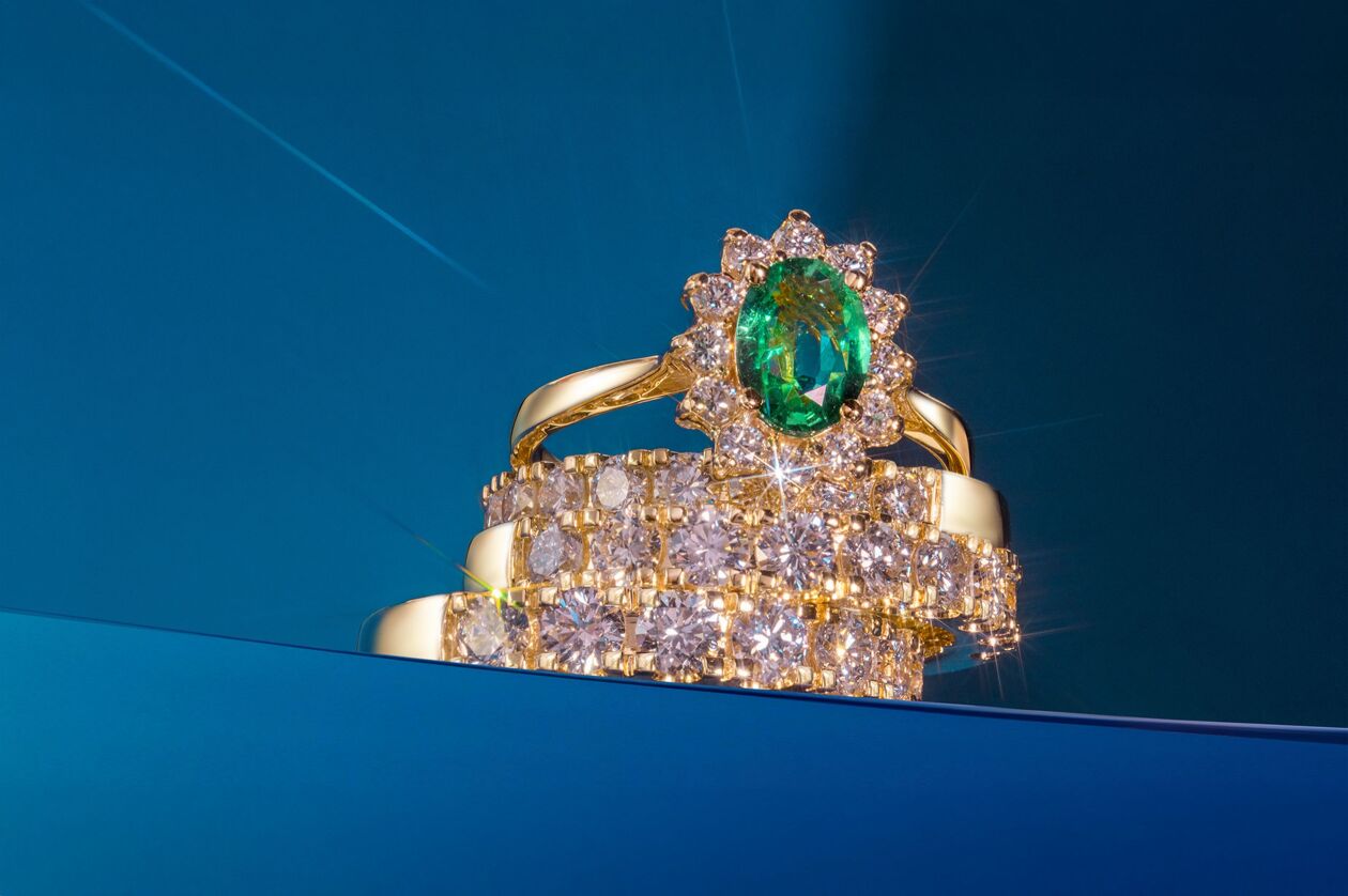 Modne pierścionki i kolczyki z diamentami - przewodnik po trendach w 2026 roku