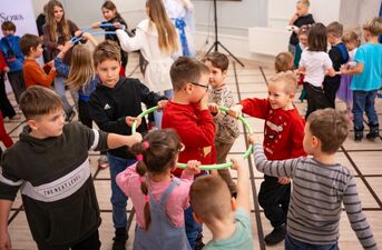 Święty Mikołaj z Finlandii spotkał się z dziećmi w Dworze Czarneckiego