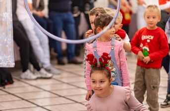 Święty Mikołaj z Finlandii spotkał się z dziećmi w Dworze Czarneckiego