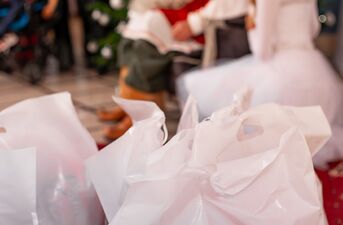 Święty Mikołaj z Finlandii spotkał się z dziećmi w Dworze Czarneckiego