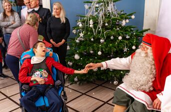 Święty Mikołaj z Finlandii spotkał się z dziećmi w Dworze Czarneckiego