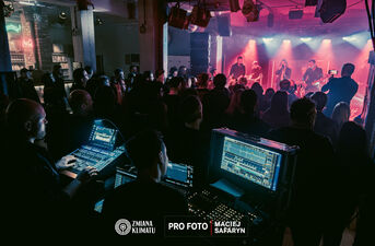 Drobna Zmiana Festival: Distant Look