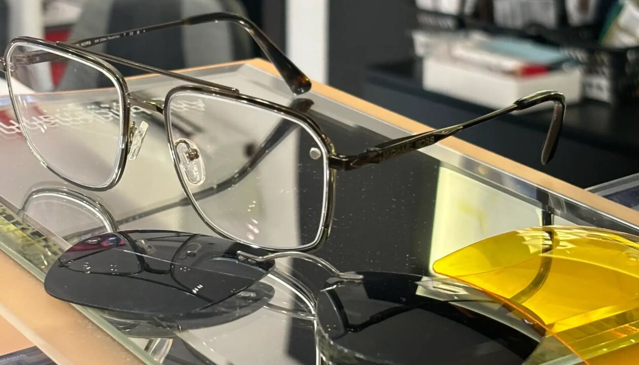 Personalizowane nakładki na okulary. Jakie mają zalety?