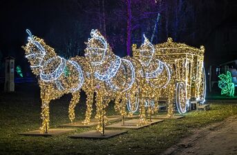 Bajki, światła i bohaterowie książek. Dziś otwarcie Lumina Park