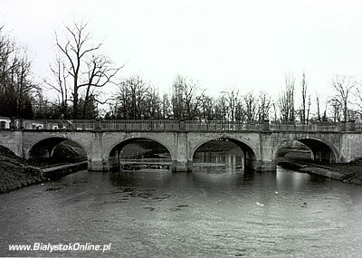 Most w Parku Branickich